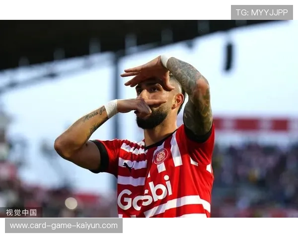 维尼修斯快速转身射门险些破门——一瞬间的闪光