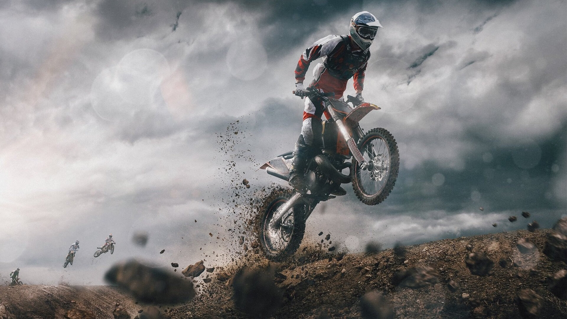 山林徒步巡护赛 选手边行进边完成自然观察记录